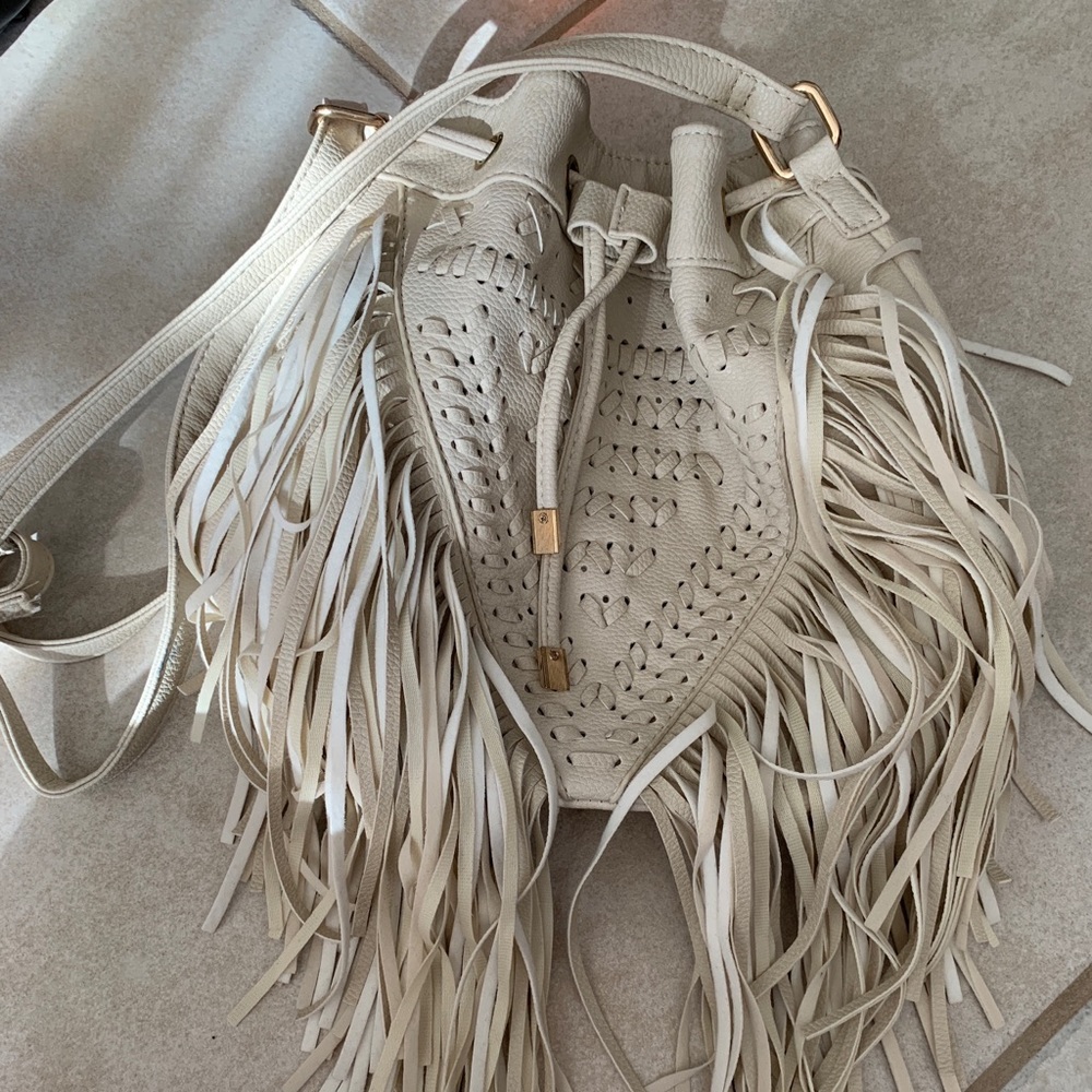 FRINGE DRAWSTRING PURSE